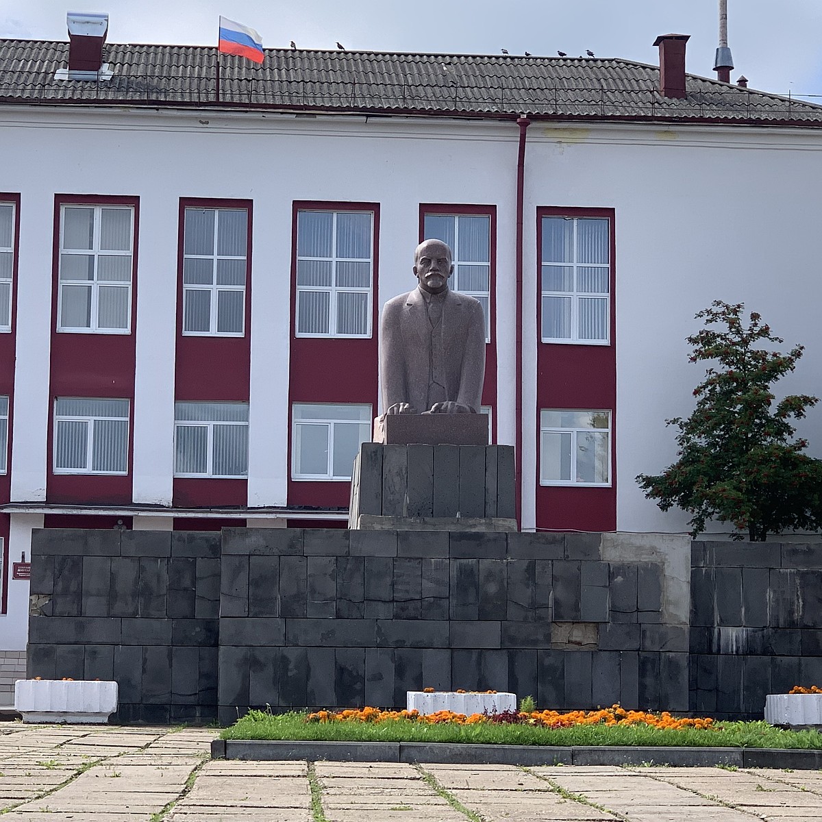 Рамешки тверская обл. Памятник Ленину в Рамешках. Городское поселение посёлок Рамешки. Рамешки Тверская область.