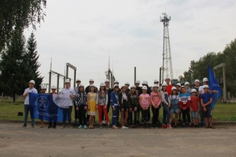 Энергетики провели для детей экскурсию на ПС «Залинейная» - один из основных питающих центров Клинцовского района