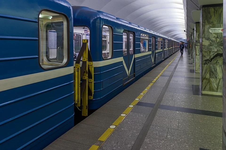 Проверяют оставленные сумки в петербургском метро теперь оперативнее и без закрытия станций