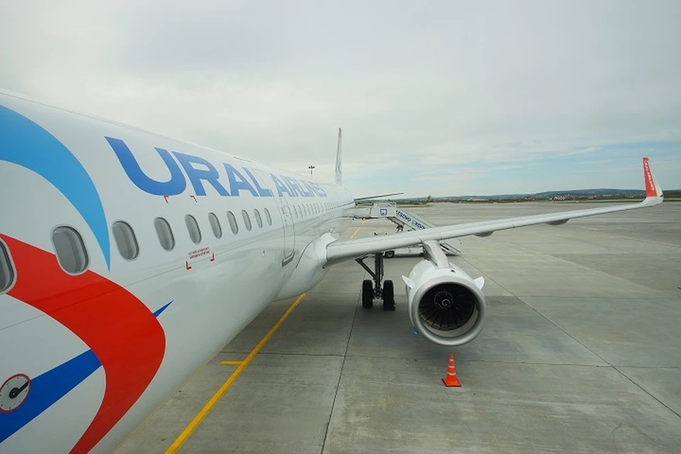 КВС принял решение экстренно посадить самолет в ближайшем аэропорту Оренбурга, чтобы девочку смогли госпитализировать