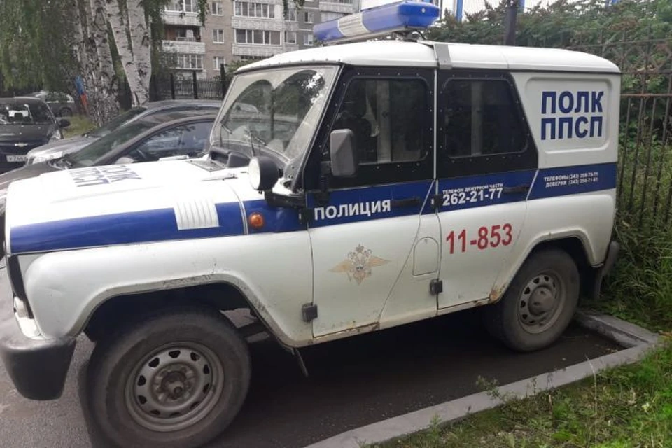По данным следствия, изнасилование произошло прямо в служебной машине. Фото: СУ СКР по Свердловской области