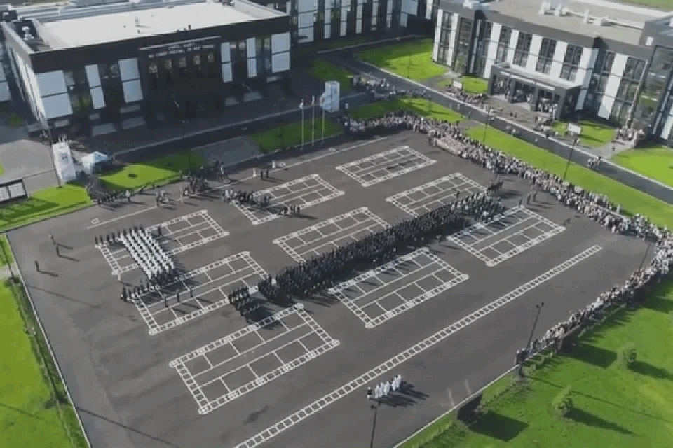 «России будем мы служить!»: в Кемерове открылось Президентское кадетское училище. ФОТО: кадр видео СТС