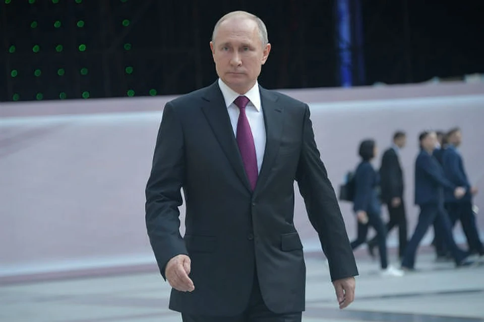 Владимир Путин посетил восстановленную после паводка школу № 6 в Тулуне