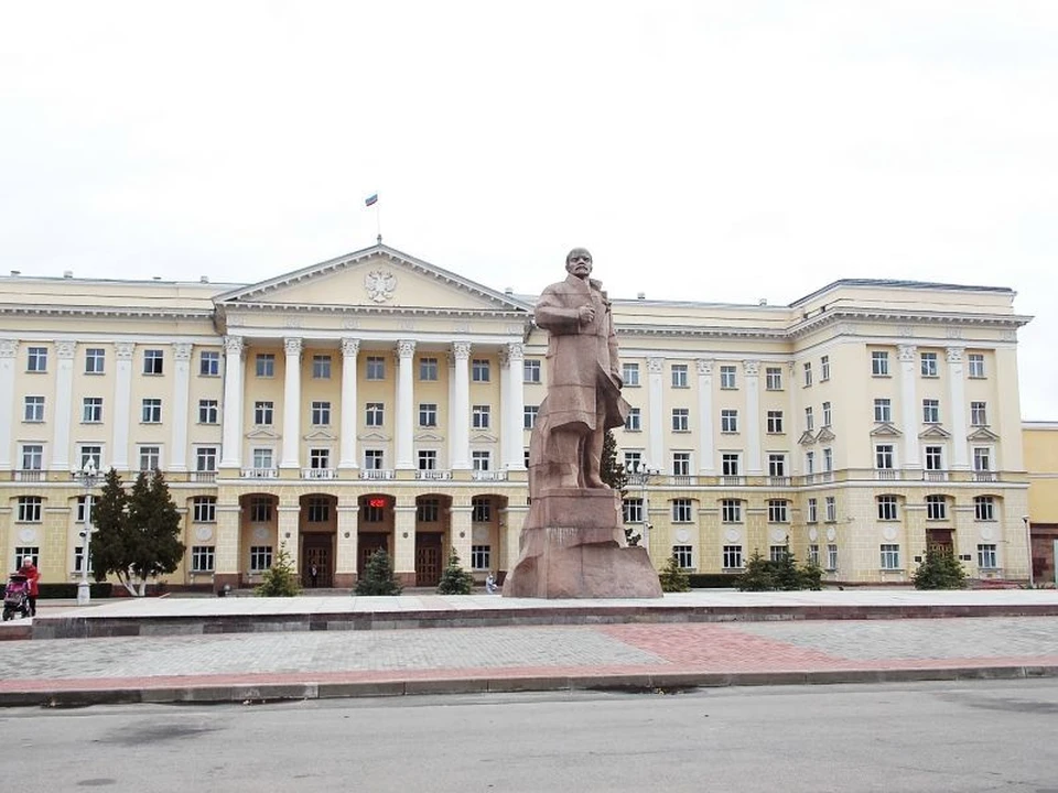 Площадь смоленска. Площадь Ленина Смоленск. Центральная площадь Смоленска. Смоленск Главная площадь. Смоленск центр площадь.