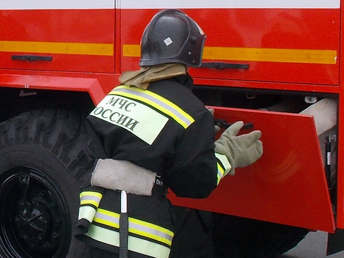 В Нижневартовске герой через окно на шестом этаже спас из горящей квартиры  девушку - KP.RU