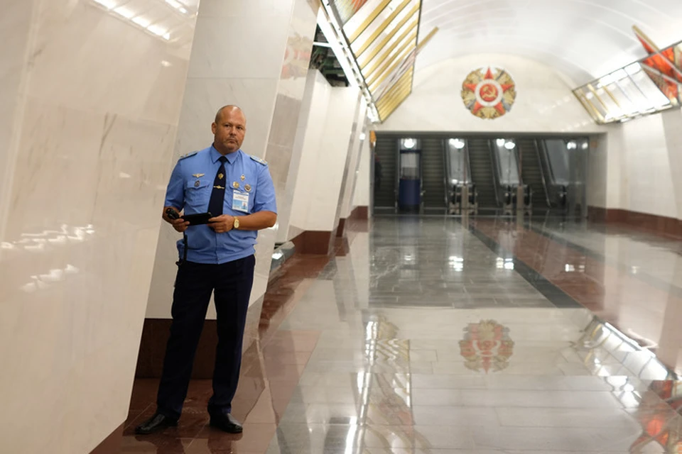 Три станции Фрунзенского радиуса - "Проспект славы", "Дунайская" и "Шушары" - открылись еще в начале сентября, но только в "техническом режиме".