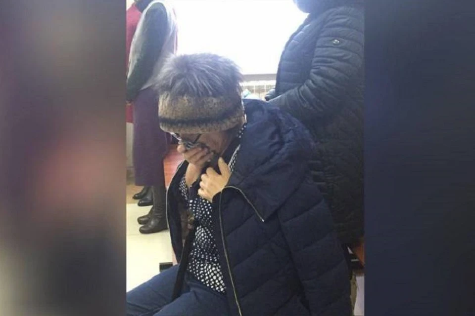 Осужденная, по словам, очевидцев расплакалась после оглашения приговора.