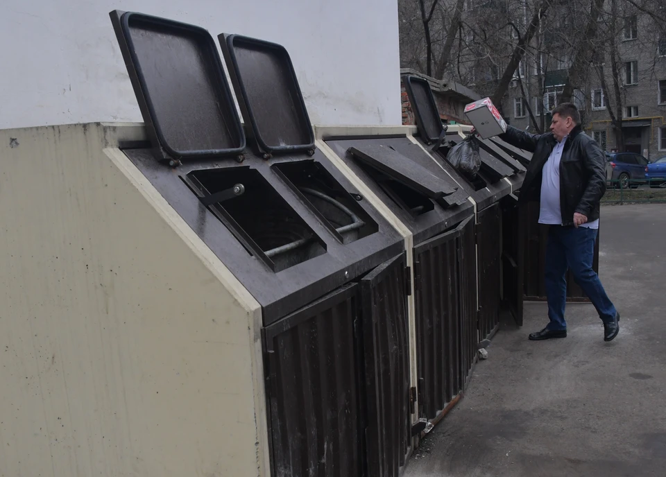 В месяц за вывоз мусора мы платим по 2,96 рубля за один квадратный метр