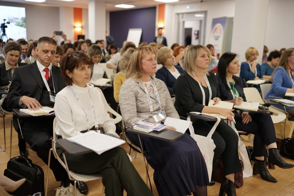 250 представителей со всех регионов страны собрались на VI Всероссийском совещании по вопросу организации деятельности комиссий по делам несовершеннолетних. Фото департамента общественных связей Тюменской области