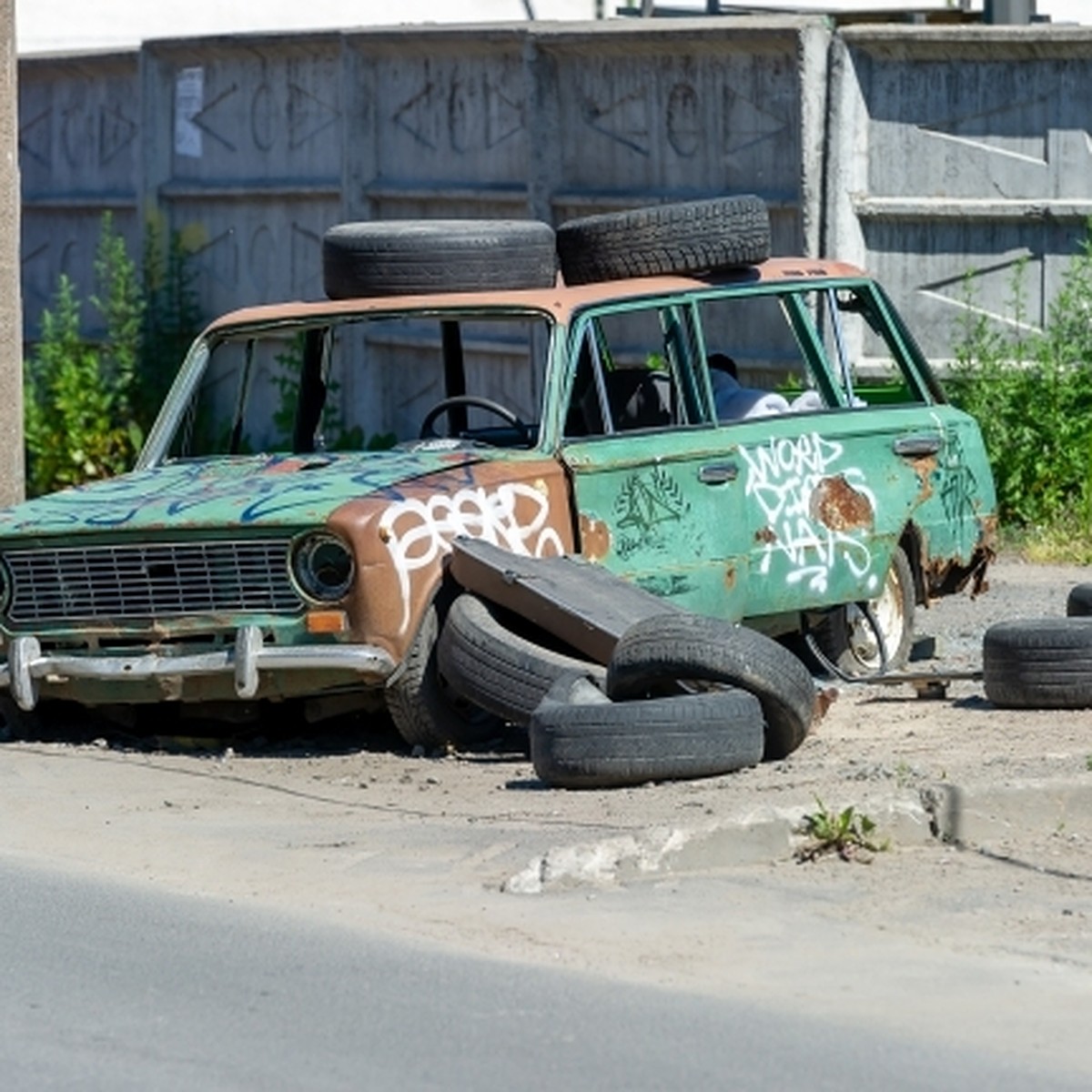 С улиц и дворов Волгограда уберут весь автохлам - KP.RU