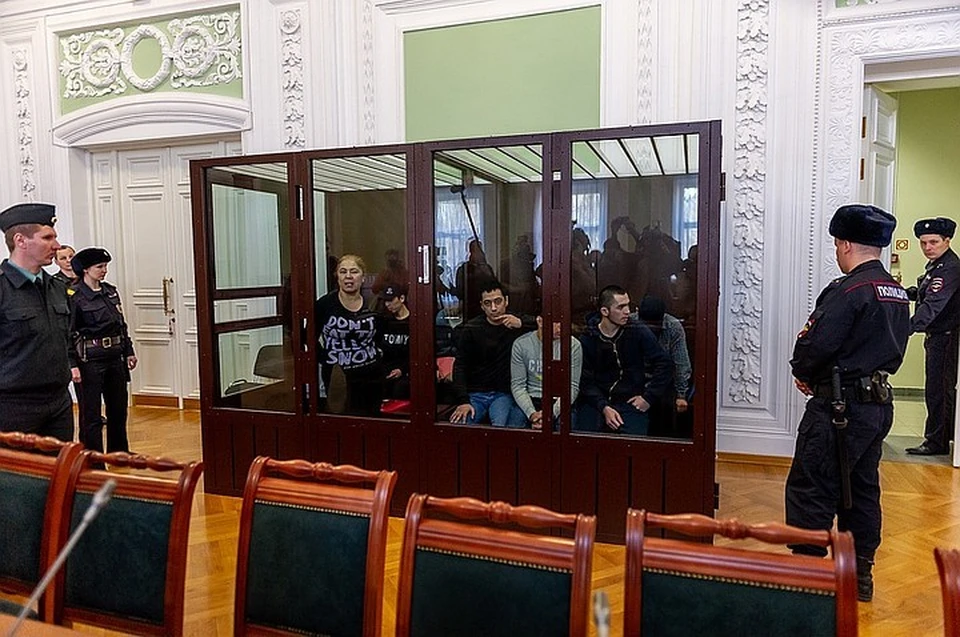 Суд на террористами, взорвавшими метро в Петербурге: Срок содержания подсудимых под стражей заканчивается 12 ноября.