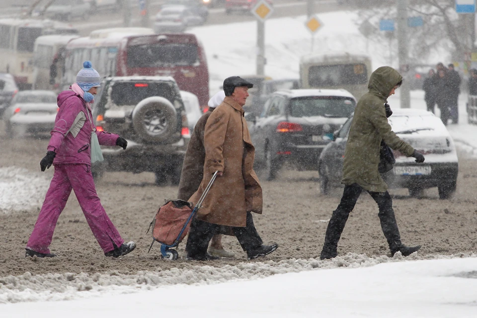 Челябинск борется со снегопадом.