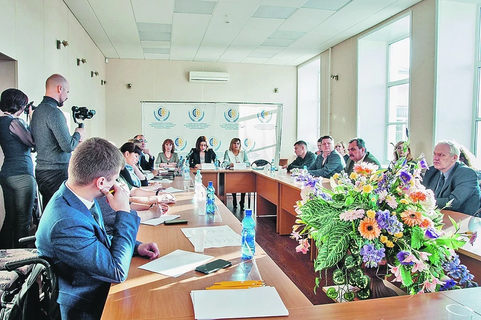 На «круглом столе» эксперты обсудили ключевые вопросы предоставления государственных услуг. Фото: Яна ЧУРАКОВА