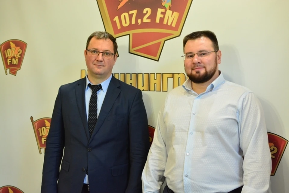 Алексей Хряпченко и Алексей Копылов в студии радио "КП".