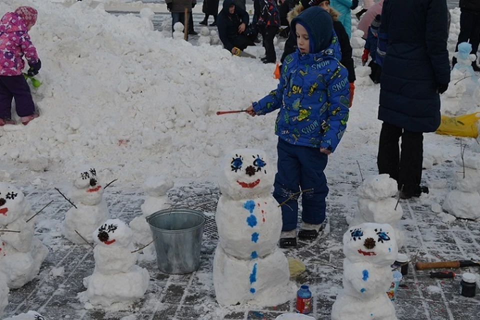 Тюменцы не долепили тысячу снеговиков, чтобы поставить мировой рекорд и обойти китайцев