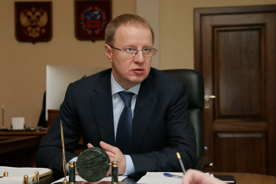 Губернатор Алтайского края Виктор Томенко дал итоговое интервью года