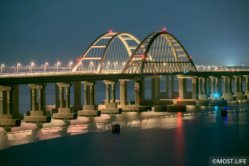 Крымский мост - самый длинный в России. Фото: Инфоцентр Крымский мост