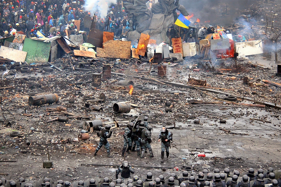 Беркутовцев, обвиняемых в терроризме, передали в Донбасс. На Майдане в 2014 году они защищались от протестующих.