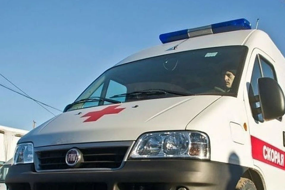 Девушка и парень провалились под лед реки Ангара в Тальцах