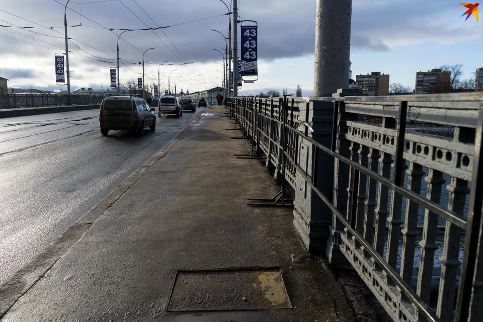 Красный мост сегодня не в лучшем состоянии, по планам, ремонт должен стартовать в 2021 году