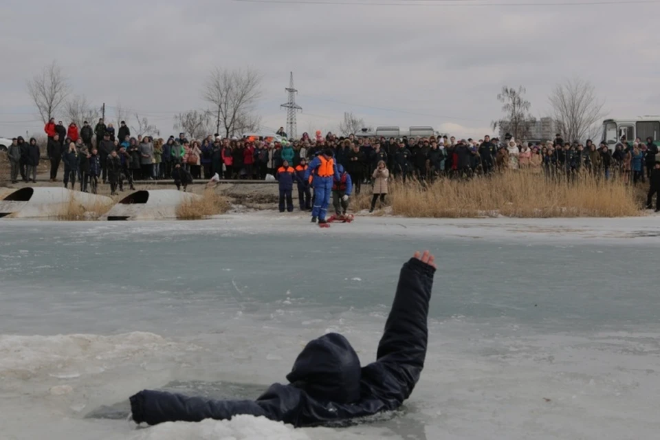 Выход на лед опасен.