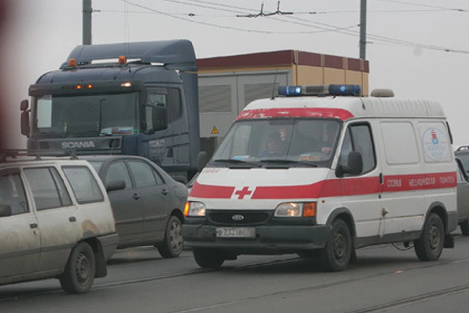 Два человека оказались в больнице.