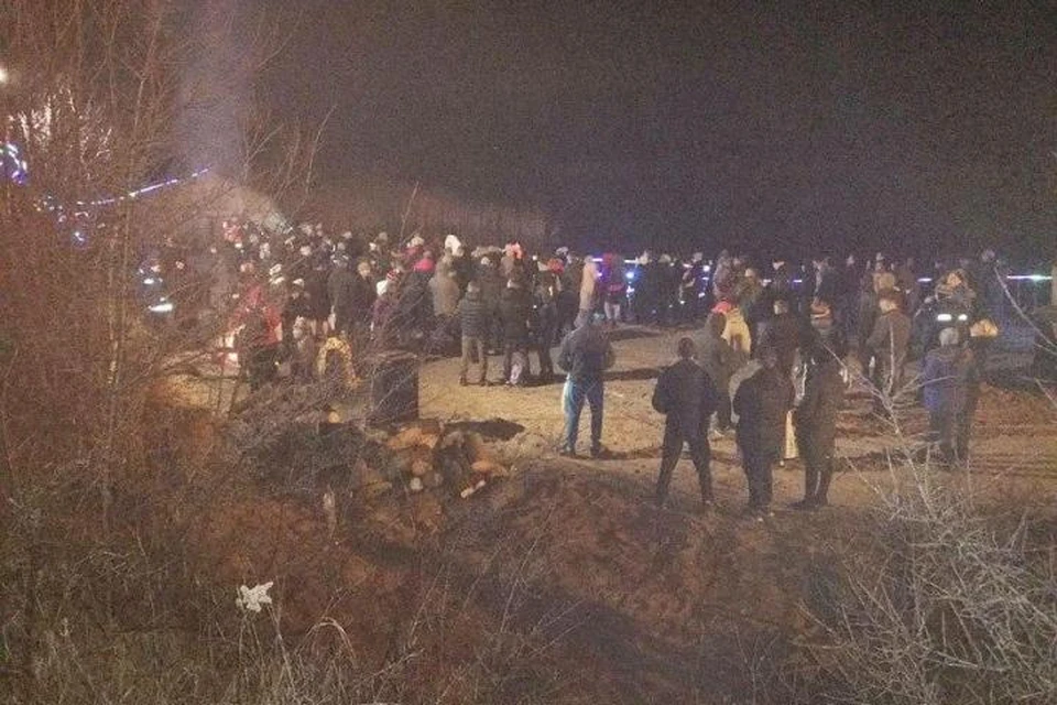В крещенских купаниях возле поселка Ровное приняли участие несколько десятков человек.