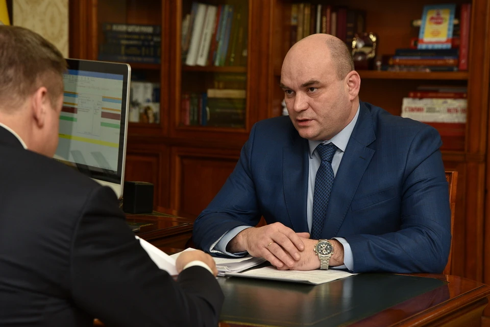 Глава администрации Шиловского района Владимир Луканцов держит ответ перед губернатором. Фото: ryazangov.ru