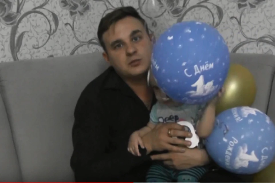 Роман Бамбизов сам добрался до шоу сквозь джунгли. ФОТО: кадр из видео YouTube