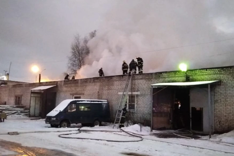 Автосервис и пилорама загорелись в Нижнем Новгороде