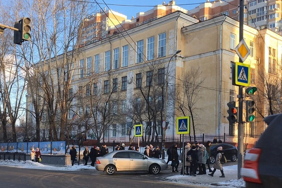 Все школы Хабаровска остановили учебный процесс, дети отправлены по домам