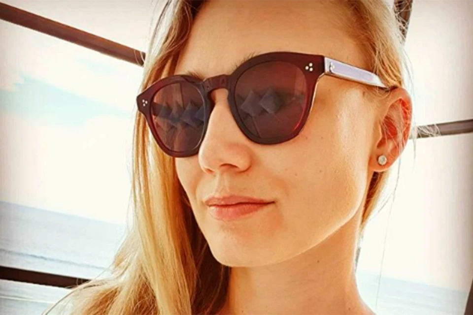 Оксана Акиньшина в своем Инстаграм интригует подписчиков.