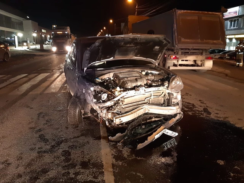 В Туле на Новомосковском шоссе столкнулись восемь автомобилей