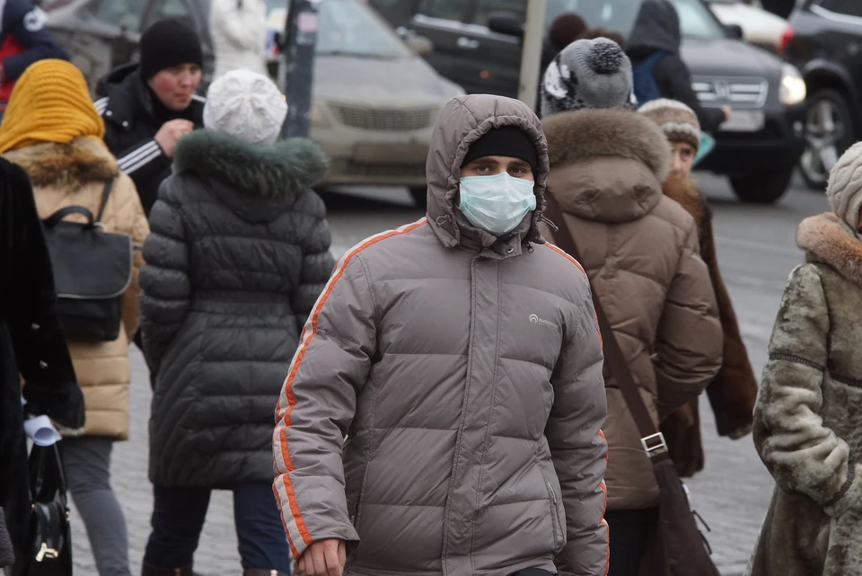 В аптеках Казани цены на медицинские маски варьируются от 16 до 18 рублей.
