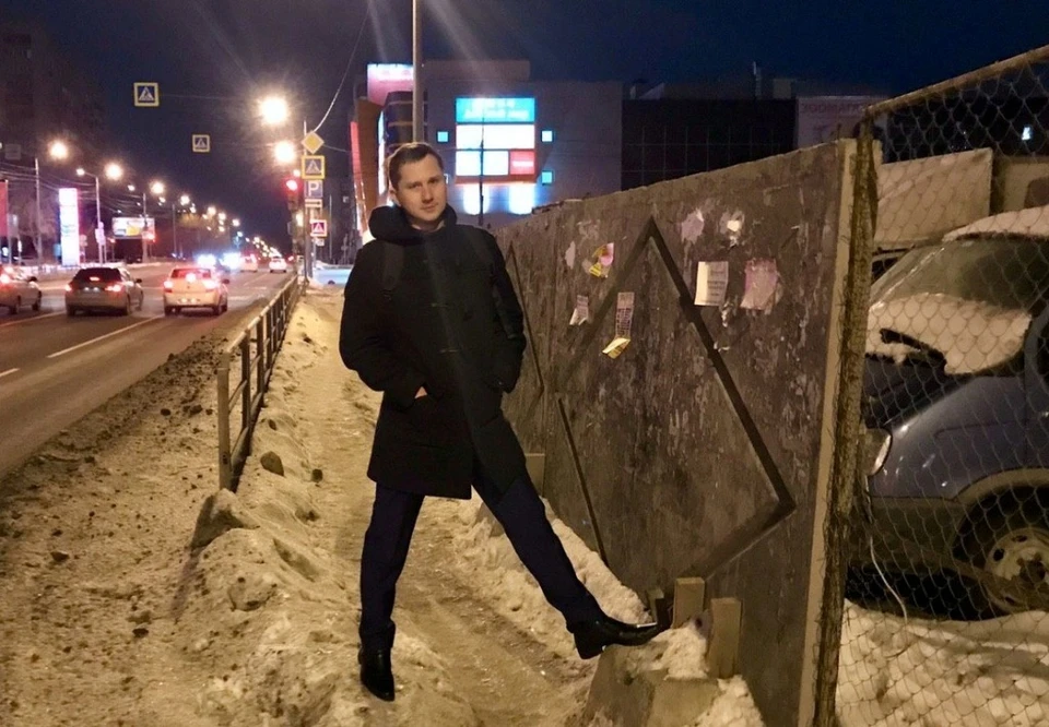 Александр Егоров на "козьей" тропе для пешеходов в центре Челябинска. Фото: Архив героя публикации.