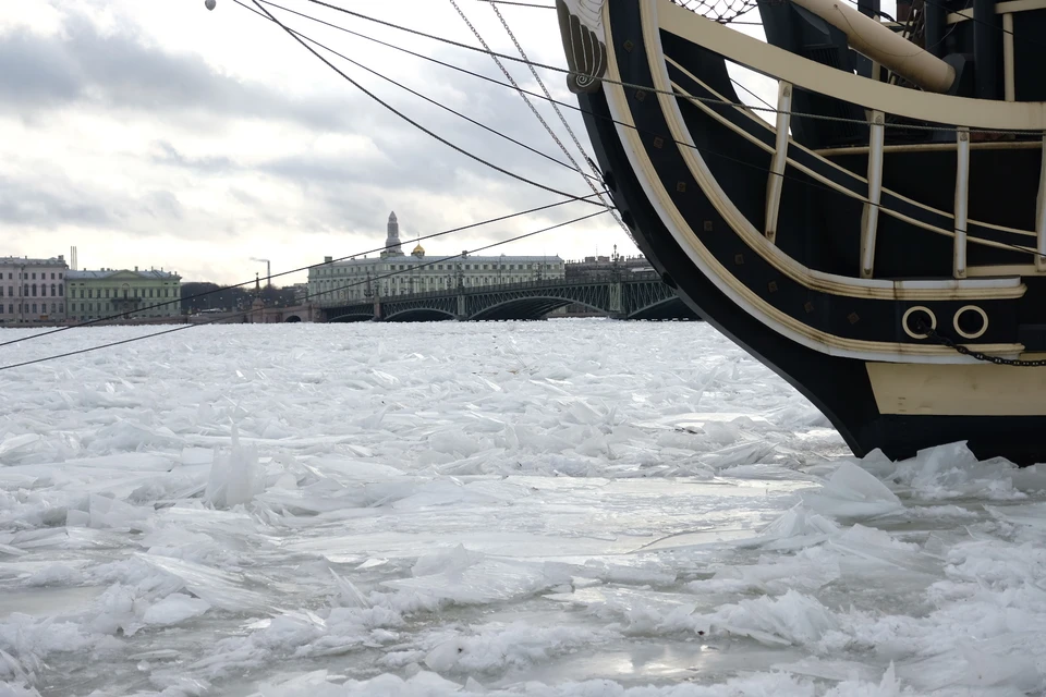 Петербург сковали роскошные льды