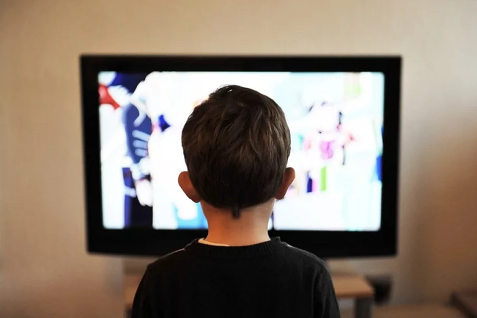 Как отучить маленьких тюменцев от просмотра телевизора?