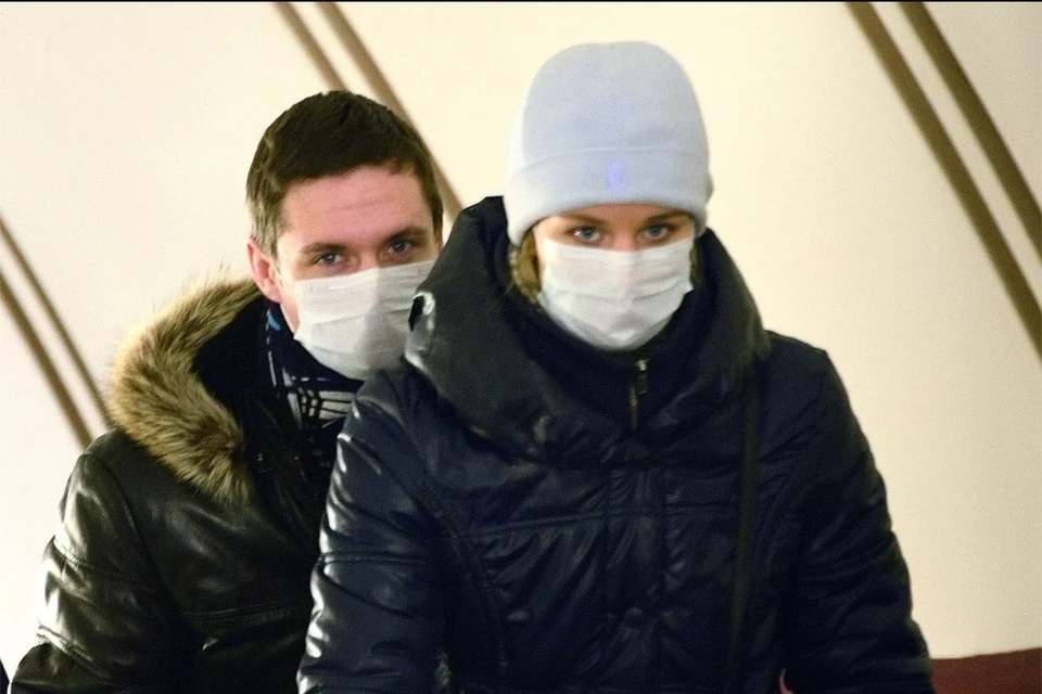 Люди бросились скупать маски, опасаясь и нового коронавируса, и обычного гриппа