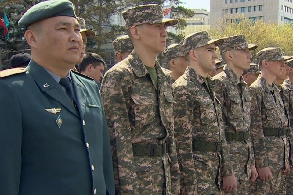 Всего этой весной, по данным Минобороны, планируется призвать в армию 33 974 казахстанца.