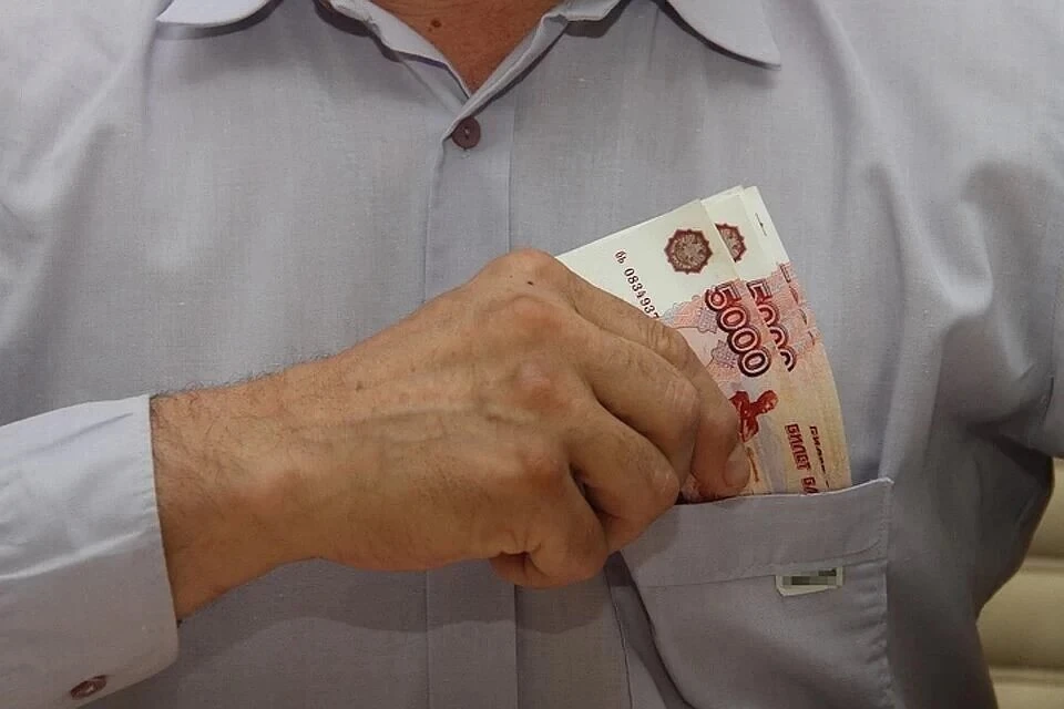 Аферисты обманули водителей, предлагая купить бензин подешевле в Иркутской области