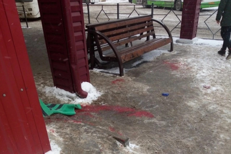 На кузбасском автовокзале зарезали мужчину. Фото: "ЧП Ленинск-кузнецкий"/ vk.com