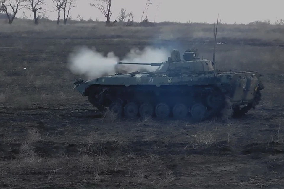 По Александровке на юго-западе Донецка украинские военные выпустили 50 снарядов из БМП-2. Фото: Пресс-центр штаба ООС