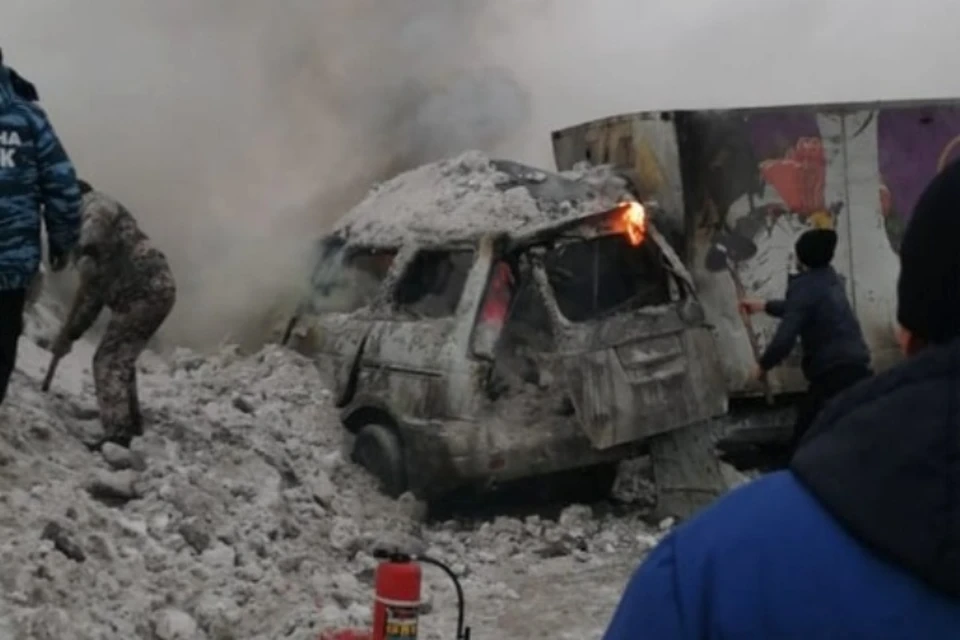 Количество погибших в ДТП с горящими машинами увеличилось до пяти. ФОТО: vk.com, "Аварийка 42"