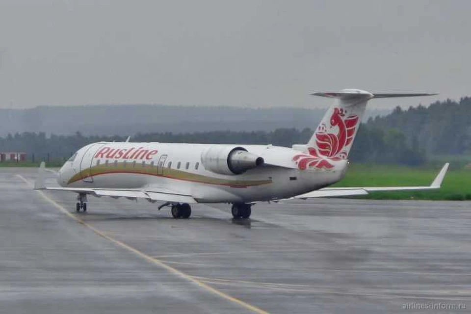 Самолет Бомбардье crj-100/200. Фото пресс-службы АК "РусЛайн"