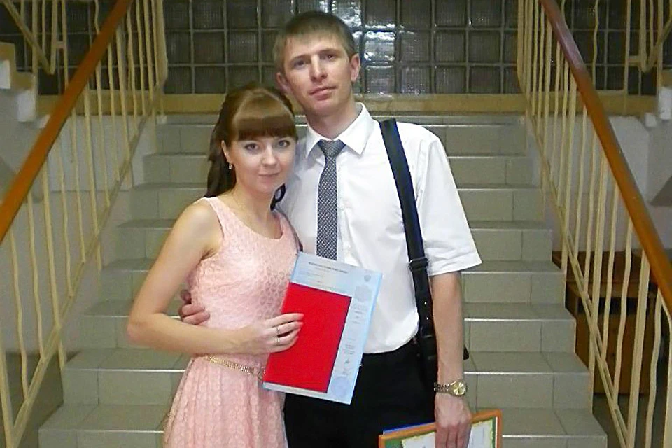 Аптечный блогер Екатерина Диденко с красным дипломом и ее муж