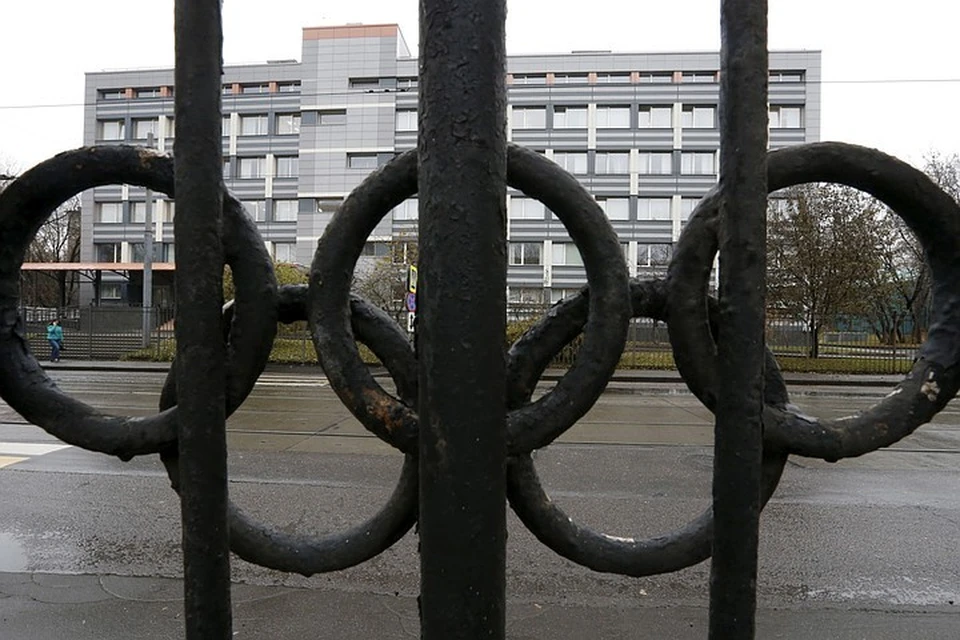 CAS рассмотрела заявление адвокатов российских биатлонисток о том, что подписи в документах Международного олимпийского комитета (МОК) поддельны. Суд требует, чтобы МОК в течение суток предоставил объяснения по этому вопросу.