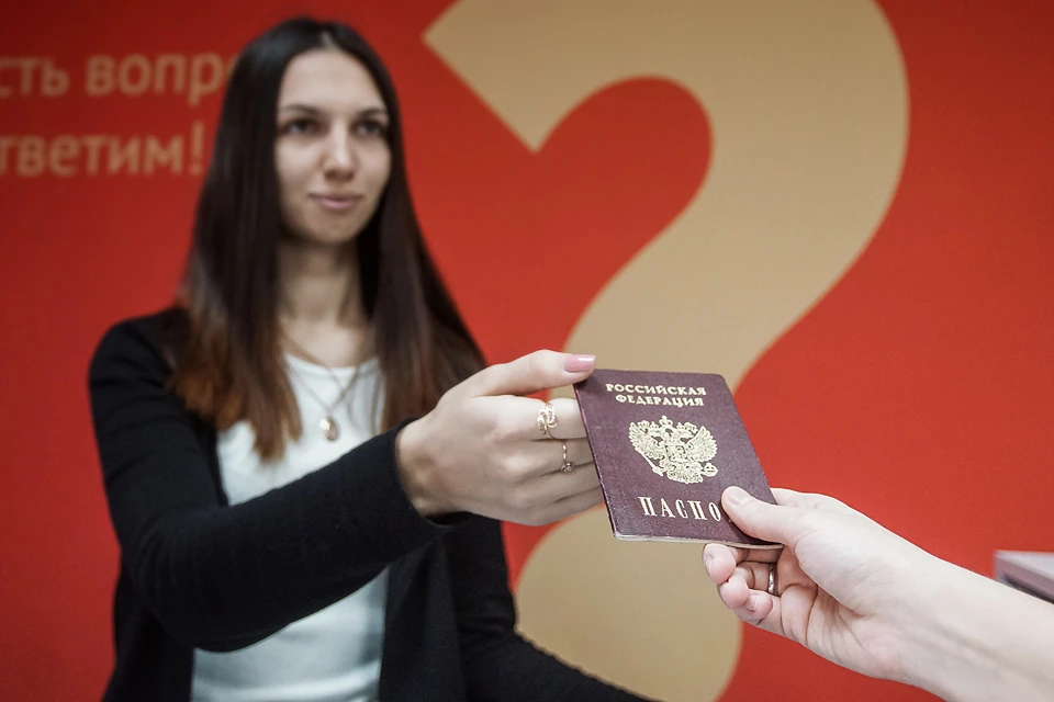 Люди, которые являются соотечественниками, испытывают трудности для получения гражданства России