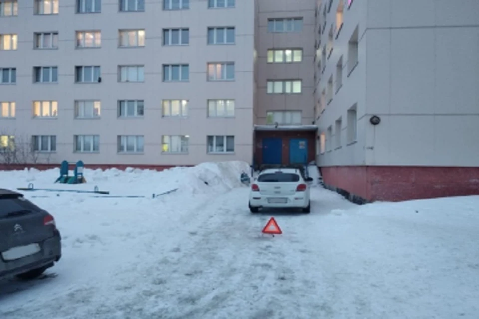 «Шевроле Круз» сбил женщину в Сургутском районе. Фото ГИБДД Югры.