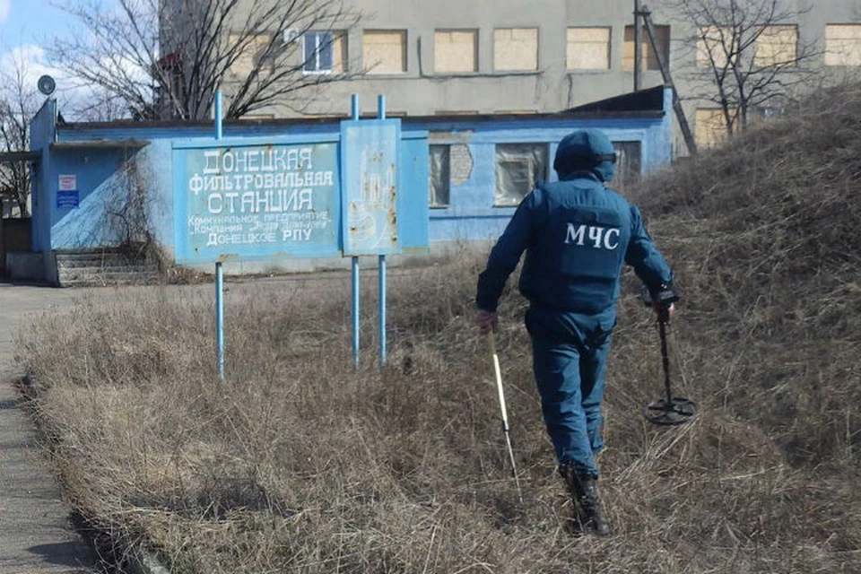 Донецкую фильтровальную станцию обстреливают постоянно. ФОТО: МЧС ДНР
