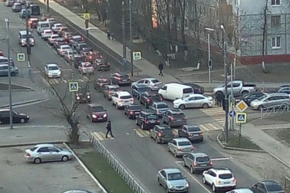 Пробки брянск сейчас. Пробки Брянск. Брянск пробки картинки. В Брянске в Советском районе пробки есть сейчас где именно.